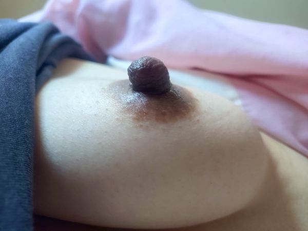 おっぱい見せて