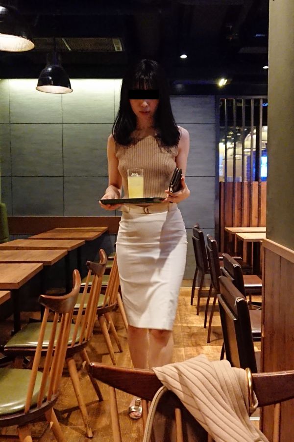 新宿のカフェとホテル、オンとオフ | 脱いだときのギャップ選手権