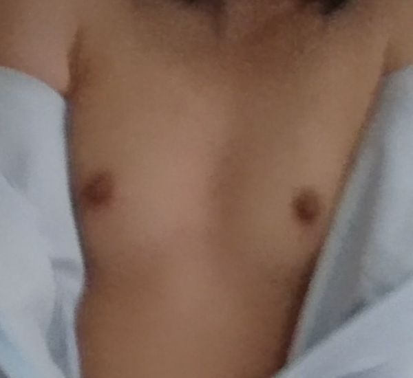 ぴちぴちちっぱい | おっぱい見せて