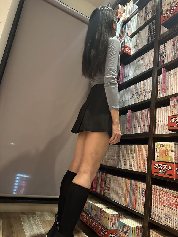 ミニスカでネカフェに行ったら… | パンチラ大好き