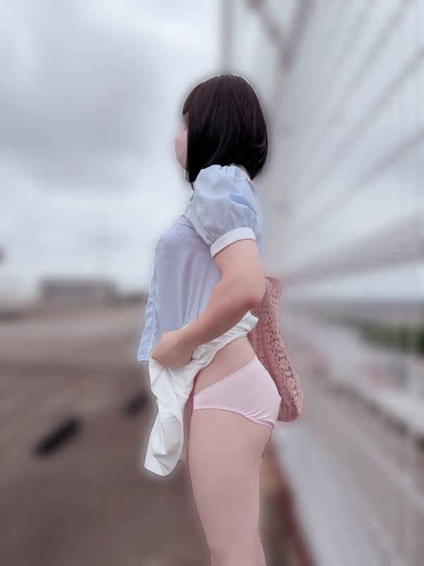 どこでもパンチラさせちゃう変態です… | パンチラ大好き