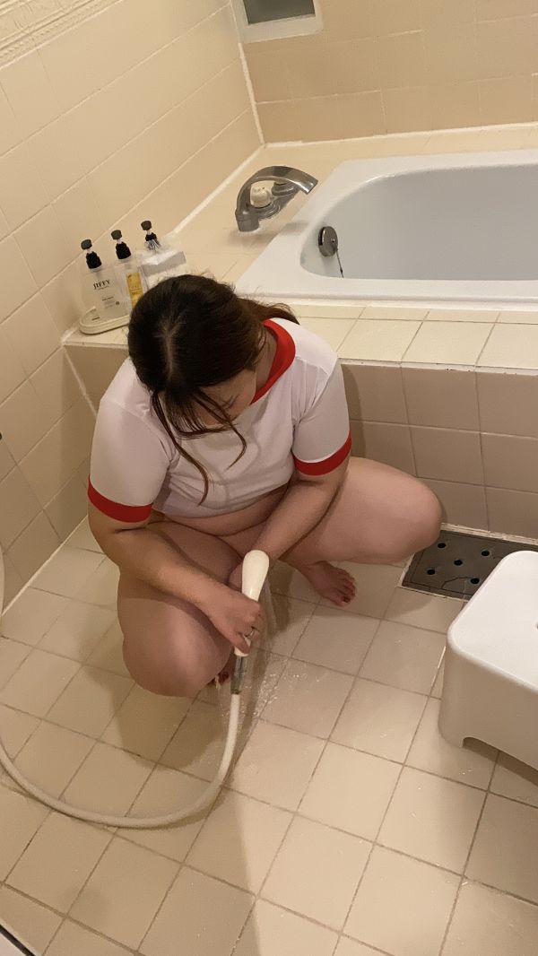 仕事前に数十発生中出しされてお風呂で洗い流し中、生中出し専用肉便器 | お風呂・入浴画像が見たい！