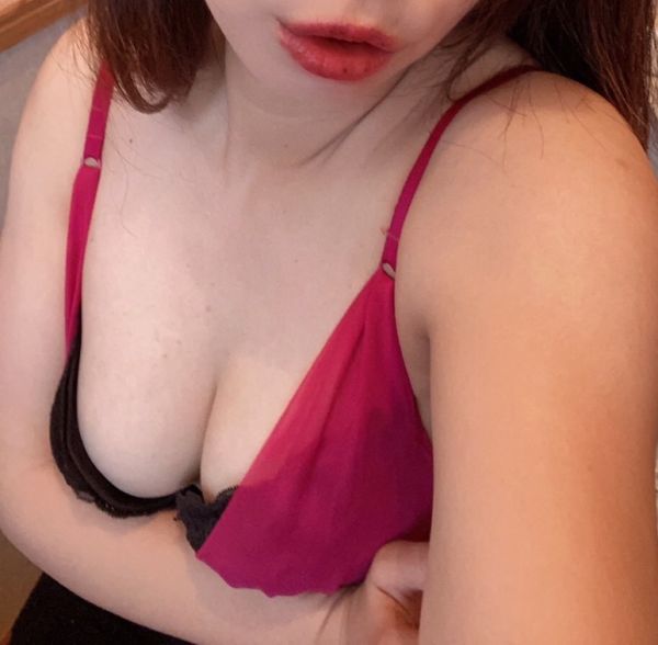 お客様専用トイレのお掃除中でした… | 今日のブラジャー見せて