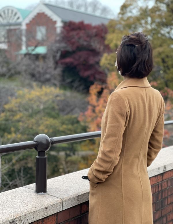 ロングコートの下は… | 脱いだときのギャップ選手権