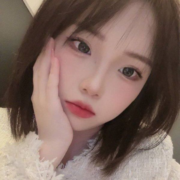 現在は 一人暮らしをして ます。男性を 気持ちよくさせるのが好きです。普通に 遊んだり、えっちな 事したり、いろんな ことに挑戦してみたいなぁ。即日予約 L.1.N.E:97vt | お風呂・入浴画像が見たい！