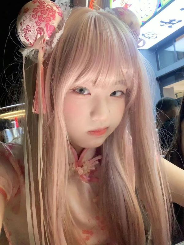 一人で家にいるのは寂しいです一緒にお医者さんごっこしてくれませんか？L.I.N.E ID:83cw | 今日のパンツ見せて